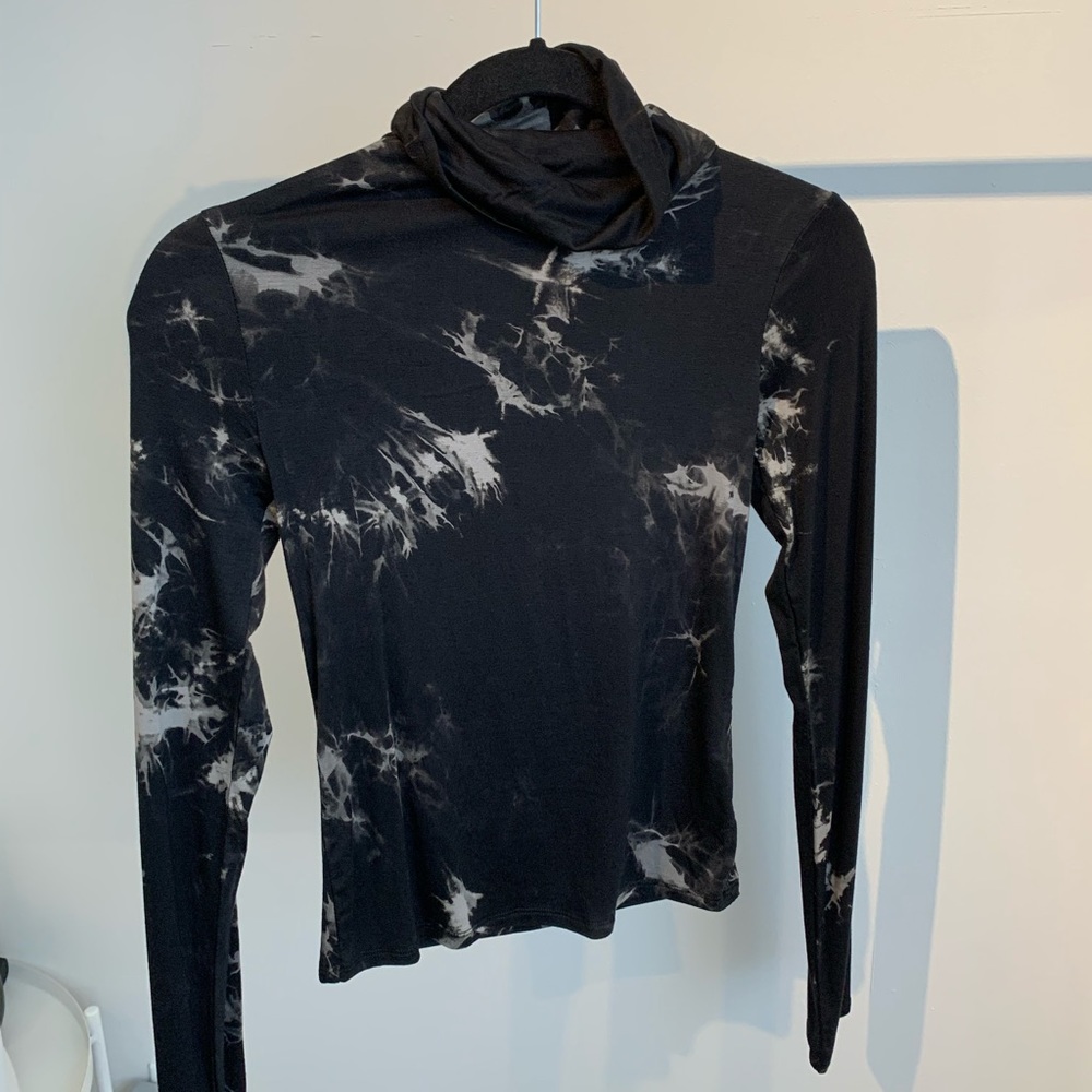 Black and grey tie dye turtle neck top